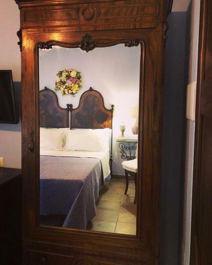 Le Stanze Del Borgo Hotel Nettuno Buitenkant foto